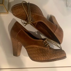 Brown Kimchi Blue heels